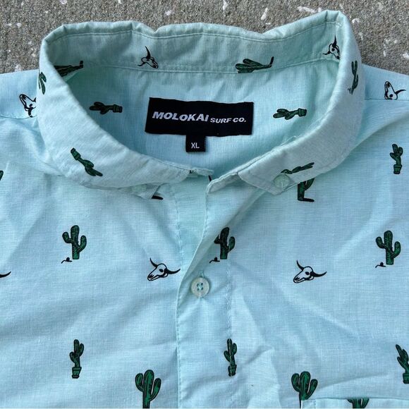 Molokai Surf Co Cactus and Skull Light Blue Casual Men’s Button Down Shirt - Picture 4 of 6